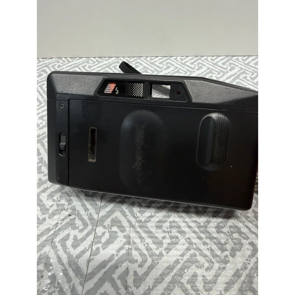 Vtg Minolta Freedom 50 35mm Film Camera Black FOR PARTS OR REPAIR As Is